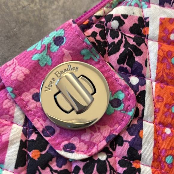 NWT Vera Bradley RFID Turnlock wallet - Picture 2 of 6
